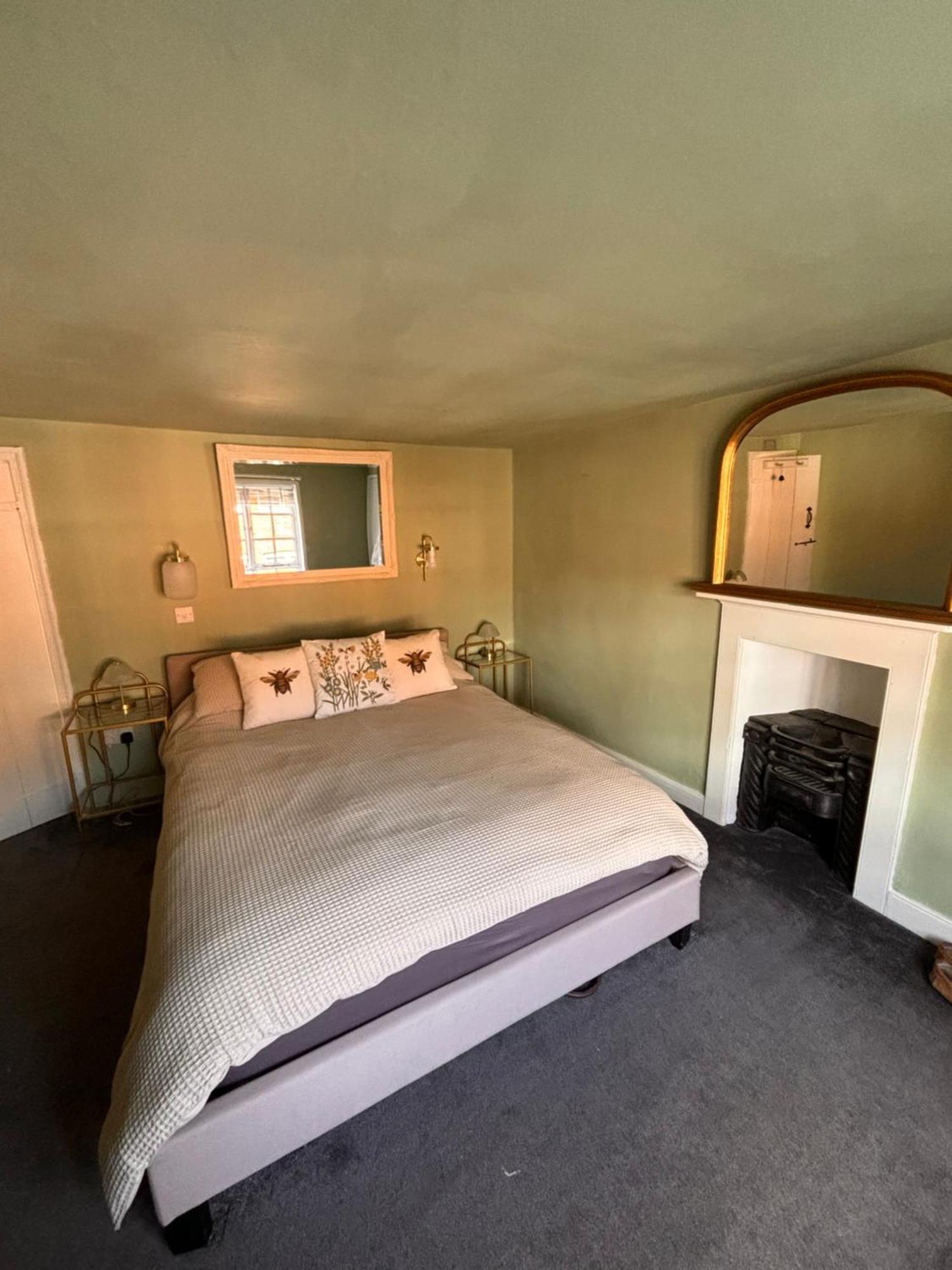 Sweet & Cosy 10 Bridewell Cottage With Parking Available Upon Request Bury St. Edmunds Luaran gambar